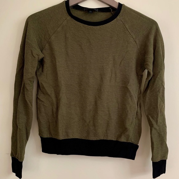 🦋 Army Green Ribbed Tee 🦋 - Picture 1 of 5